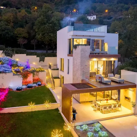 Βίλα Luxury Altavista Near Opatija For 8 People With Wellness, Private Mini Golf Court & Amazing Sea View *