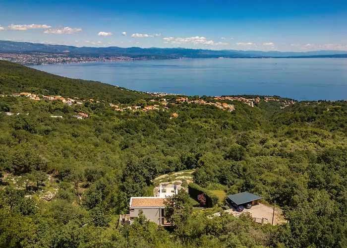 Βίλα Luxury Altavista Near Opatija For 8 People With Wellness, Private Mini Golf Court & Amazing Sea View *